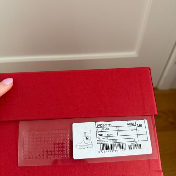 NWT Valentino Garavani Beatle 45 Ankle Boots One Stud Chunky Rubber Lug Sole - Picture 4 of 12